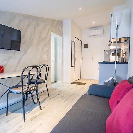 Casa Vacanze Al Teatro ตรีเอสเต ภายนอก รูปภาพ