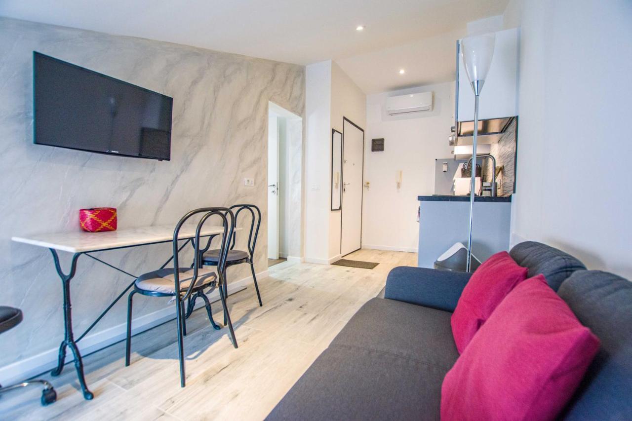 Casa Vacanze Al Teatro ตรีเอสเต ภายนอก รูปภาพ
