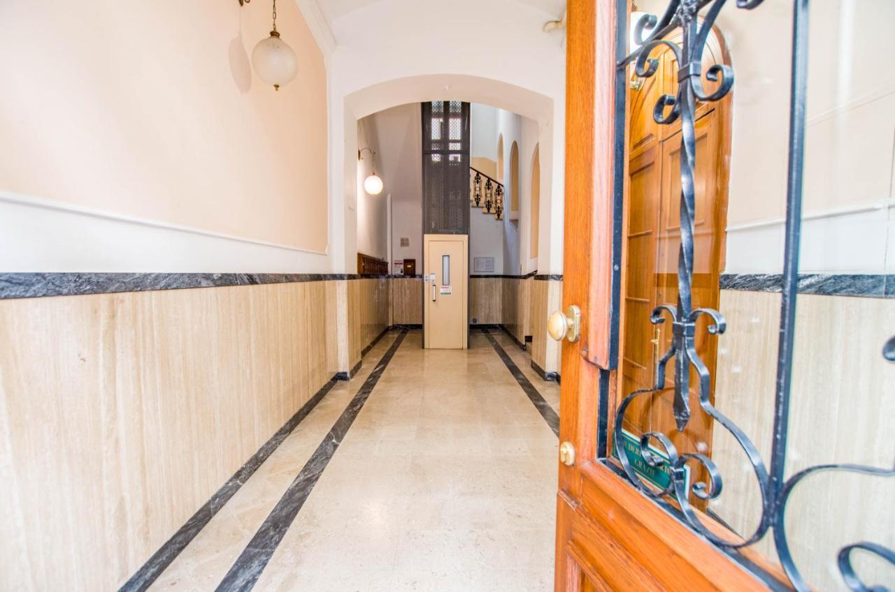 Casa Vacanze Al Teatro ตรีเอสเต ภายนอก รูปภาพ