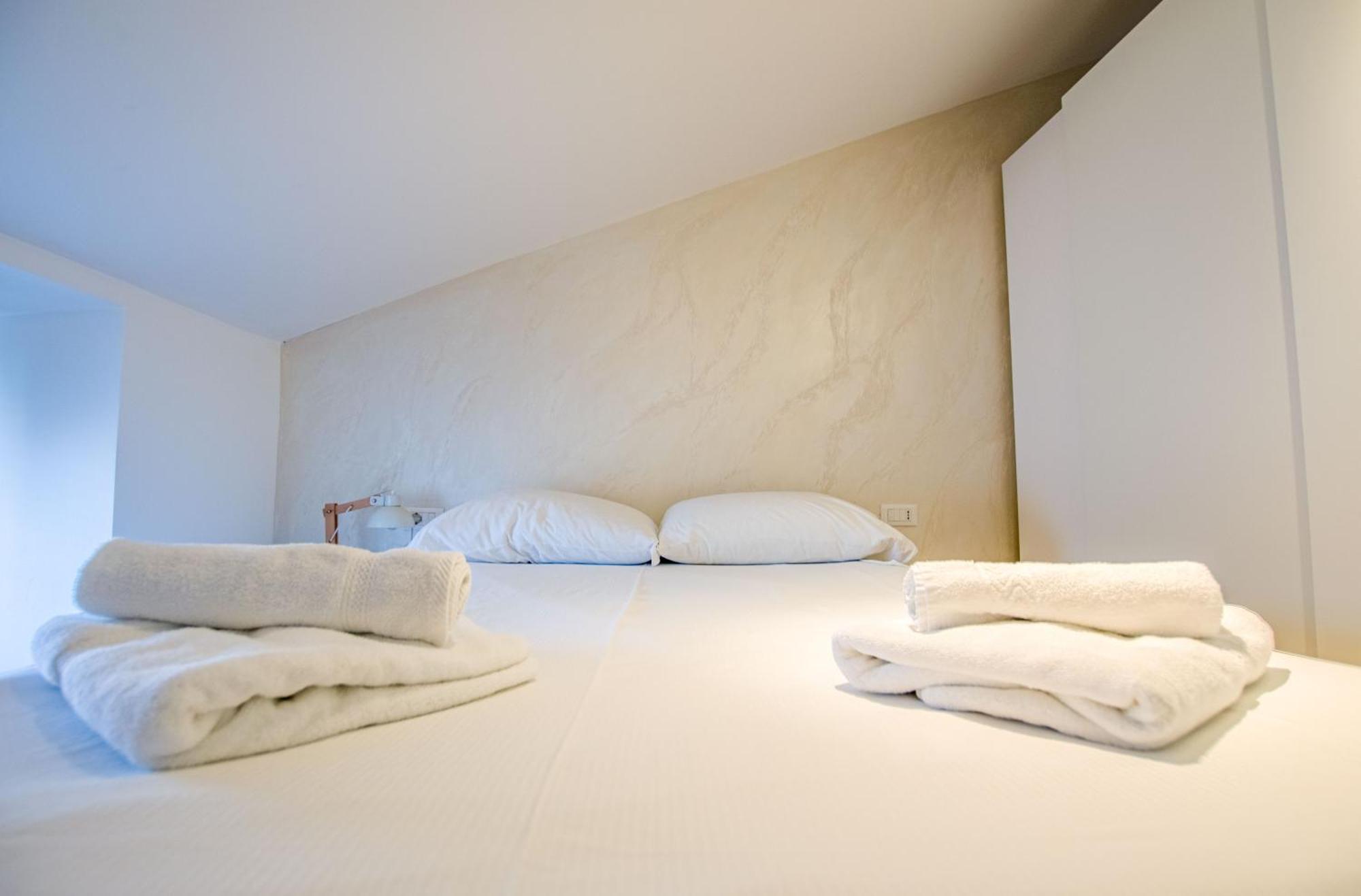 Casa Vacanze Al Teatro ตรีเอสเต ภายนอก รูปภาพ